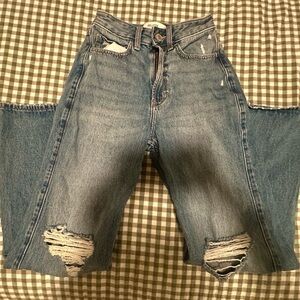 Hollister Ultra High-Rise Baggy Jeans - Light Blue